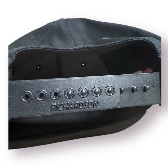 3M IJ280 Snapback Hat Adjustable Hat Richardson‎ Black Hat w/ Red font - Picture 3 of 5